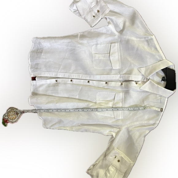 MOVING SALE - price dropped by 50%
Ralph Lauren Ladies White Linen top/blouse. - Picture 3 of 7